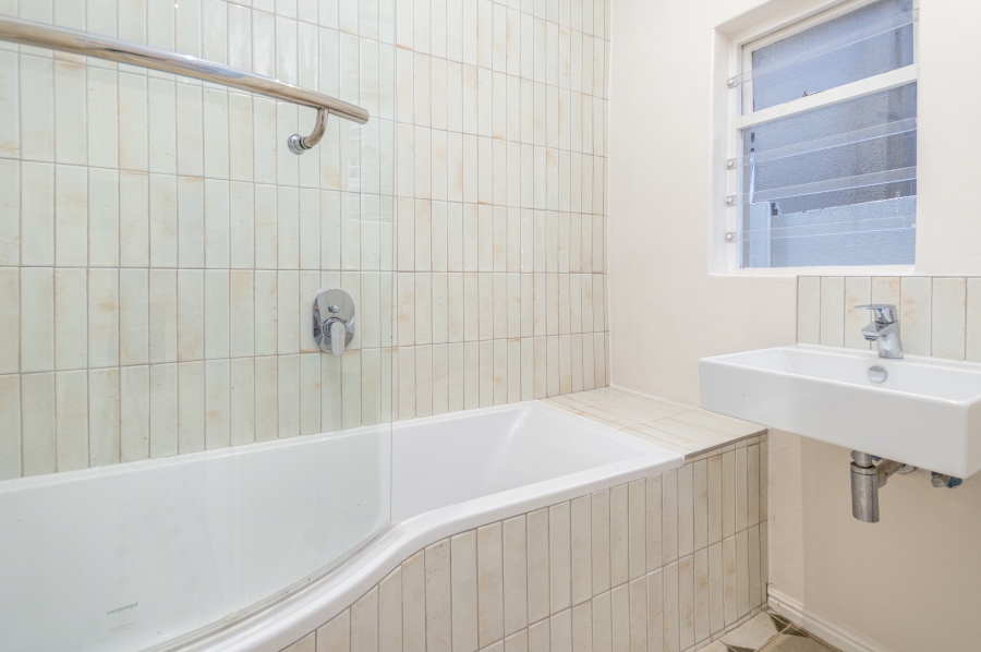 2 Bedroom Property for Sale in Claremont Western Cape